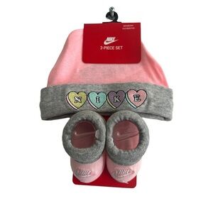 Nike Newborn 2-Piece Set (0–6 Months)